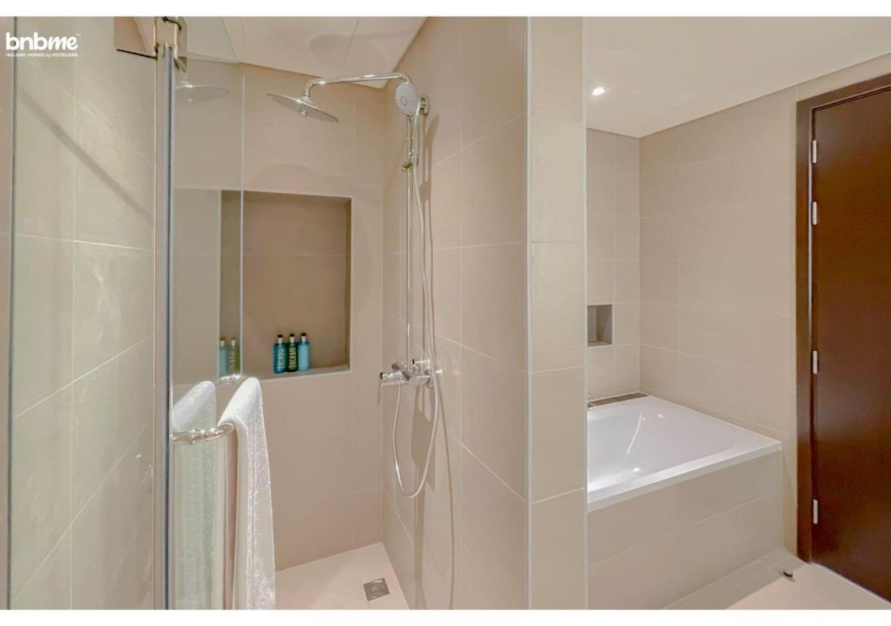Bnbme - Boulevard Heights Apartment Dubai Bagian luar foto
